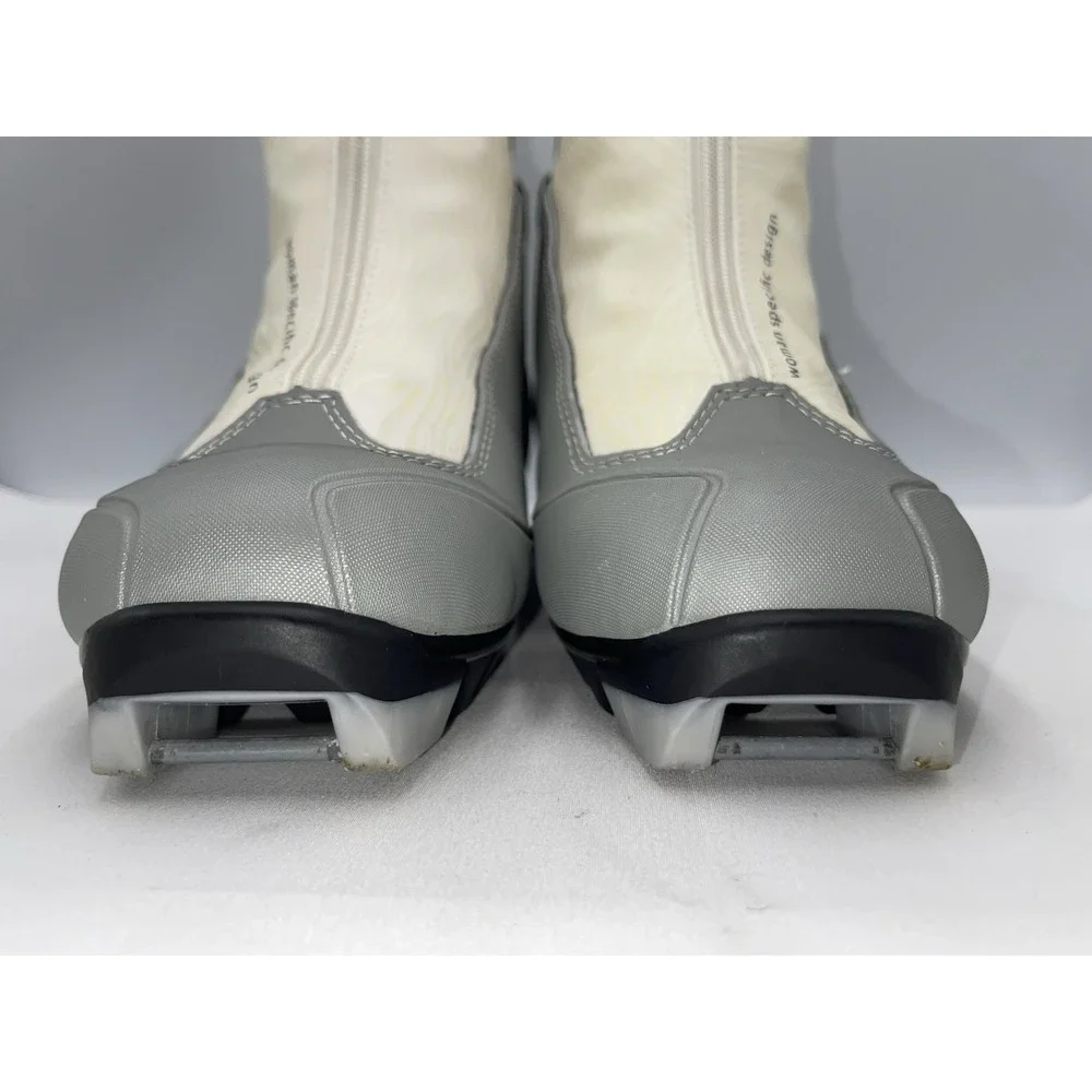 Rossignol women's X-1 Ultra FW size‎ 40 US size 9.5 cross country ski boots